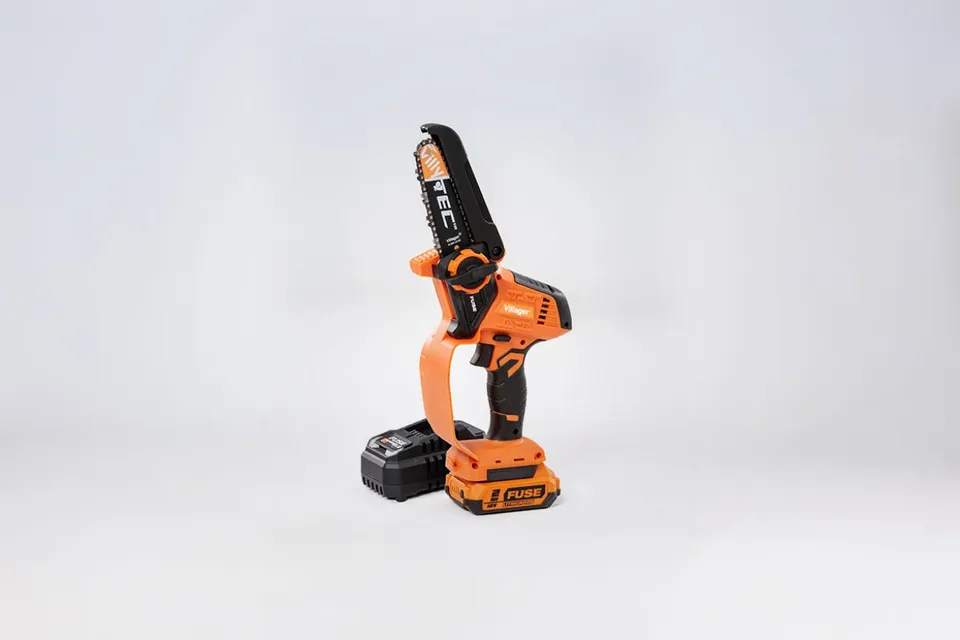 VBT 0520-1BCB FUSE™ Accukettingzaag – 18V | Compact & Efficiënt | Inclusief 2Ah accu, 2,4A lader, kettingkast en draagtas